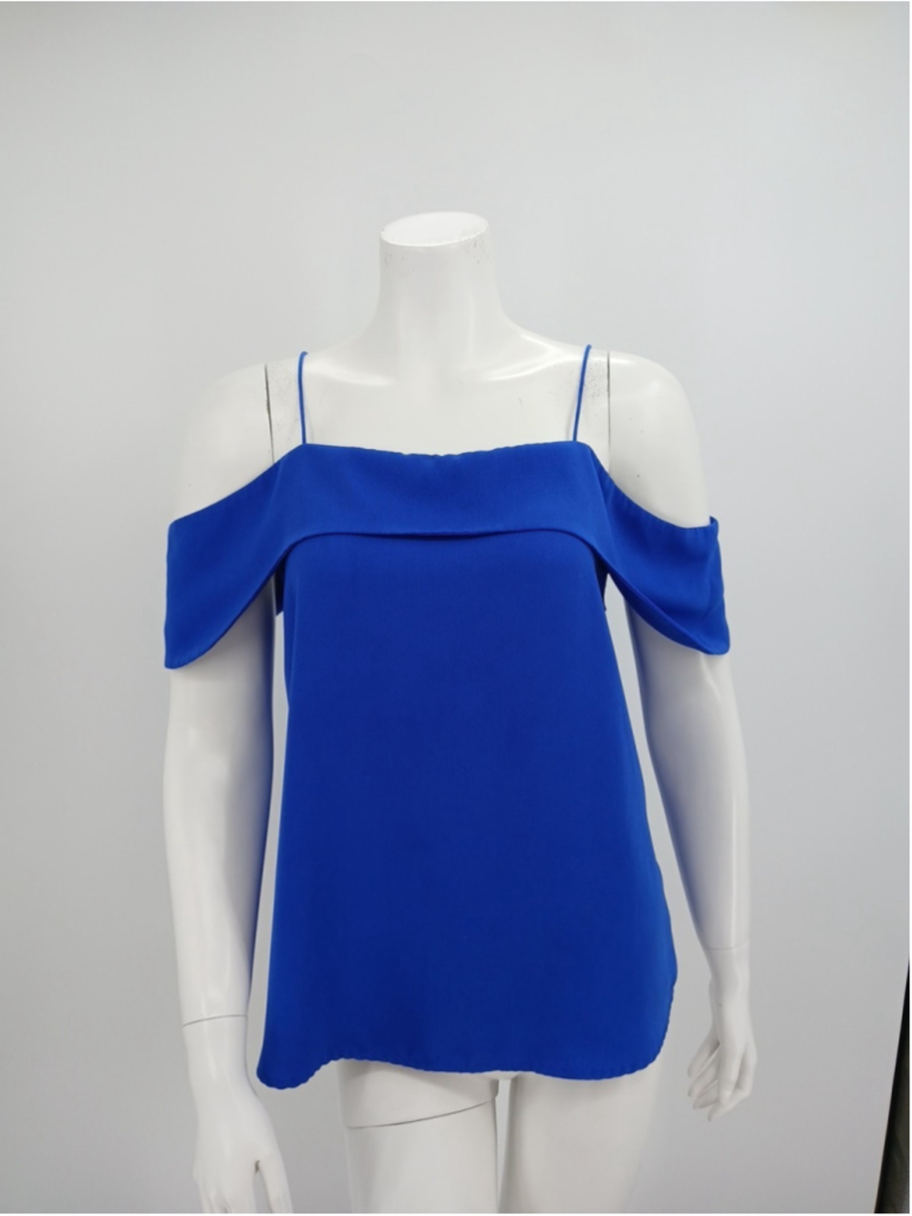 The Impeccable Pig Womens Size M Off The Shoulder Lightweight Blue Top